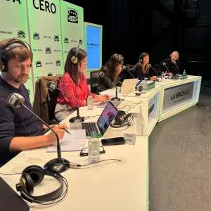 La Tertulia de La Brújula: La candidatura del amor contra la del cambio