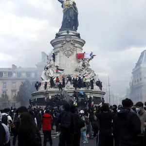 Corresponsales: Semanas de protestas violentas en Francia