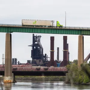 Canada retaliates and trade war deepens