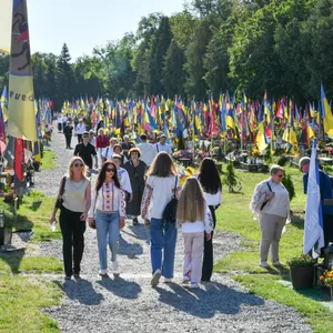 Unabhängigkeitstag - Die Ukraine zwischen Luftangriffen und inneren Konflikten