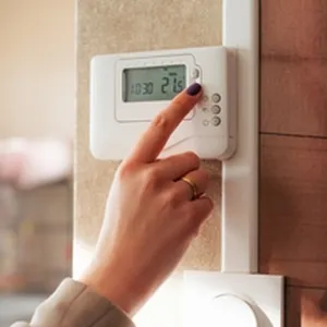 "I'm afraid of my life to turn on the heat"