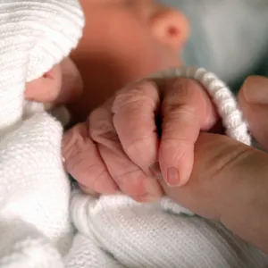 Paloma: "Mi padre se enteró con 60 años que no era hijo único. Mi abuela se quedó embarazada de joven y, por la presión de la época, dio a su hija en adopción en Madrid"