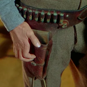El pistolero desnudo