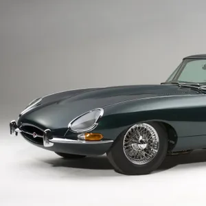JAGUAR E el "low cost" que aterrorizó a FERRARI