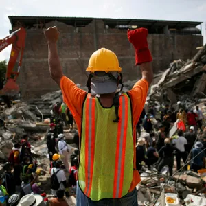 Oil spill, earthquake rescue and record Lakers deal