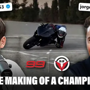 Jorge Lorenzo y Víctor Cubeles en DURALAVITA | The Making Of a Champion [eng]