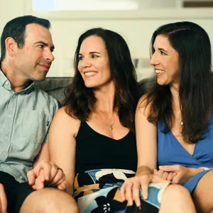 Throuples (when three isn’t a crowd)