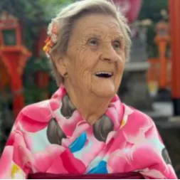 Entrenando para la jubilación | Rosa Vallejo, abuela de España: "Yo quiero hacer reír, no ir a jugar a las cartas con los viejos"