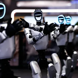 $40 trillion debt, cancer vaccine, humanoid robots and IDF probes
