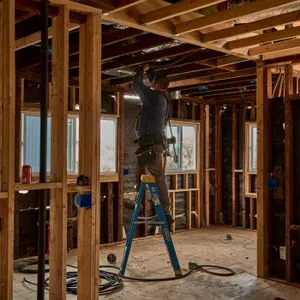 Trump’s Clashing Goals: More Housing, Fewer Immigrants