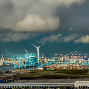 Hafen Rotterdam: Hier entsteht Europas größte Wasserstofffabrik!