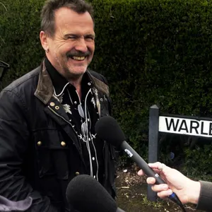 Folk on Foot Classic: Martin Simpson in Scunthorpe