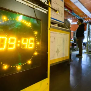 La Voyager de Aparici: Los relojes que ponen en hora a la Tierra