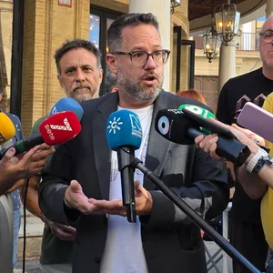 El portavoz de Adelante Andalucía: "El miedo atroz que tienen el PP y Vox a que se le inspeccionen las cuentas"