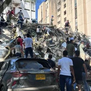 Colombia earthquake, Trump's vaccines order and Bezos' soccer play