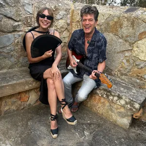 180 grados - Estreno: Anni B Sweet con Santiago Auserón en "Todo está bien" - 05/10/26