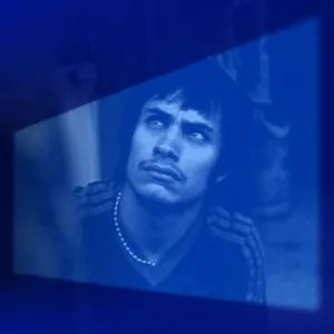 AMORES PERROS shakes up Mexico City (w/ Gael García Bernal)