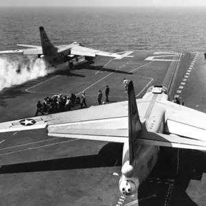 WarTalk: USN Readiness Reckoning, Steampunk Navy, and AI Cyberwar with Shashank of the Economist