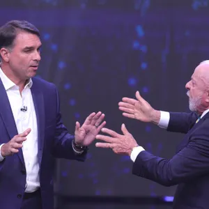 La Brújula de la Tecnología: ¿Lula vs Bolsonaro o vs Meta?