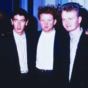 Holding Back The Years – Simply Red