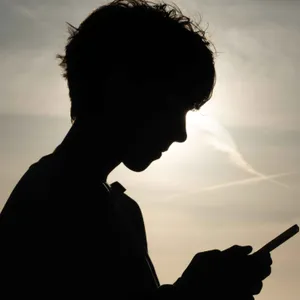 Keir Starmer vs Big Tech - the UK's under-16s social media ban